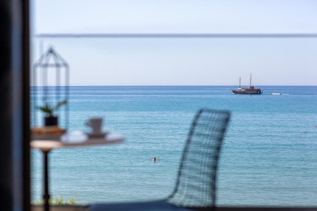 Elimia Suites & Studios Makrýgialos Екстериор снимка